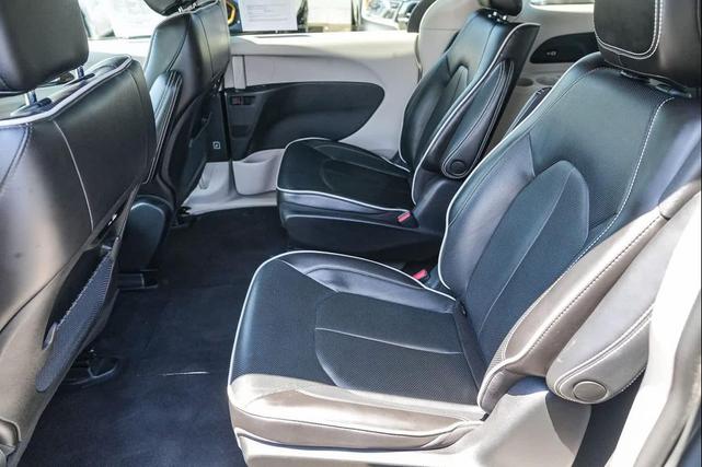 Photo of 2022 Ceramic Gray Clearcoat Chrysler Pacifica Hybrid