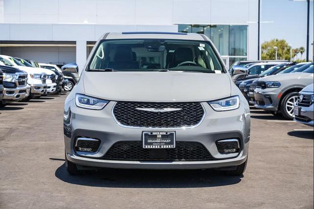 Photo of 2022 Ceramic Gray Clearcoat Chrysler Pacifica Hybrid
