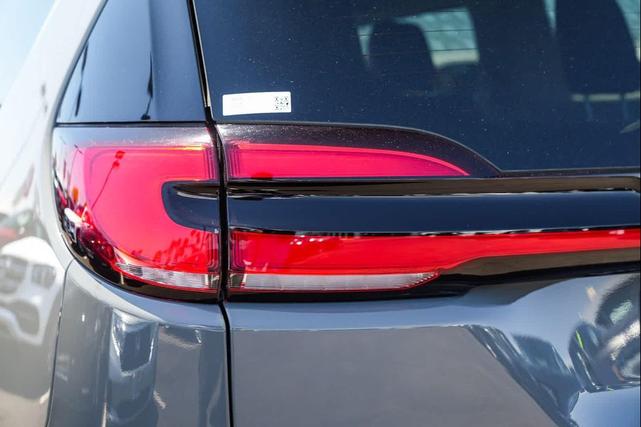 Photo of 2022 Ceramic Gray Clearcoat Chrysler Pacifica Hybrid