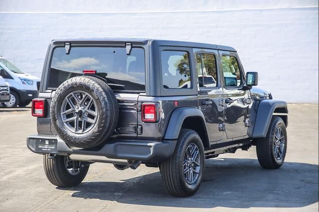 Photo of 2025 Gray Jeep Wrangler