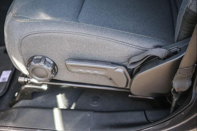 Photo of 2025 Gray Jeep Wrangler