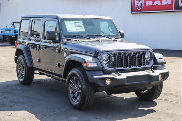 Photo of 2025 Gray Jeep Wrangler