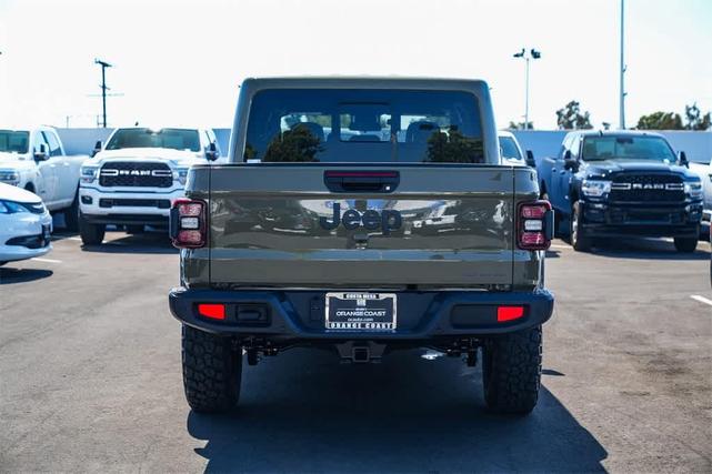 Photo of 2025 Green Jeep Gladiator