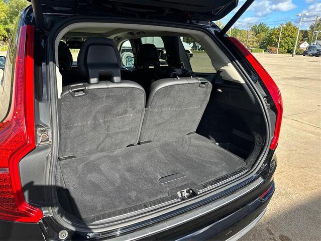 Photo of 2017 Onyx Black Metallic Volvo XC90