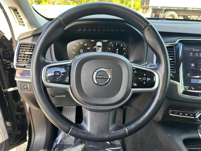 Photo of 2017 Onyx Black Metallic Volvo XC90