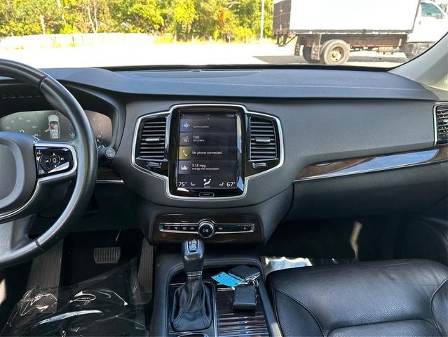 Photo of 2017 Onyx Black Metallic Volvo XC90
