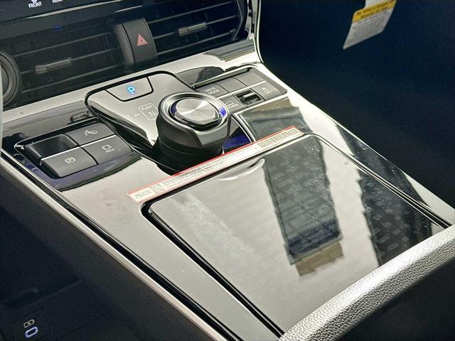 Photo of 2025 Smoked Carbon Subaru Solterra