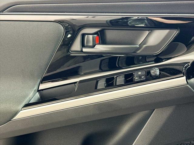 Photo of 2025 Smoked Carbon Subaru Solterra