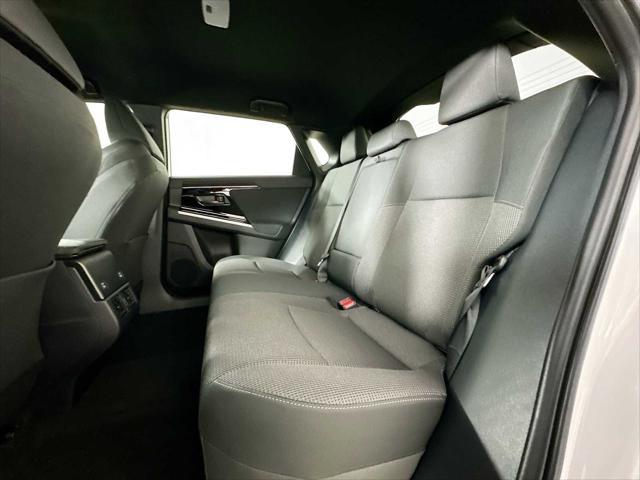 Photo of 2025 COSMIC WHT PRL Subaru Solterra
