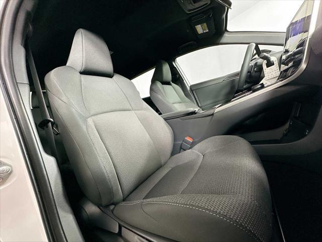 Photo of 2025 COSMIC WHT PRL Subaru Solterra