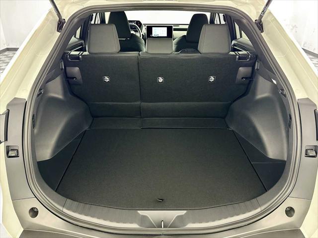 Photo of 2025 COSMIC WHT PRL Subaru Solterra