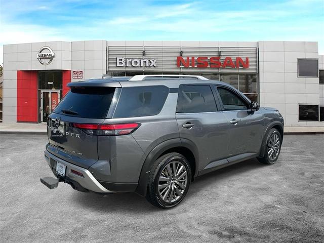 Photo of 2022 Gun Metallic Nissan Pathfinder