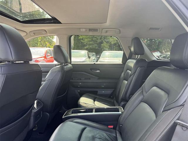 Photo of 2022 Gun Metallic Nissan Pathfinder