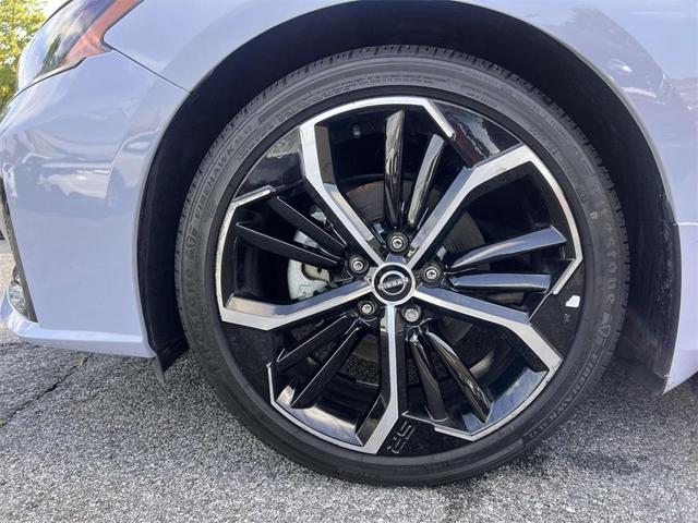 Photo of 2023 Gray Sky Pearl Nissan Altima