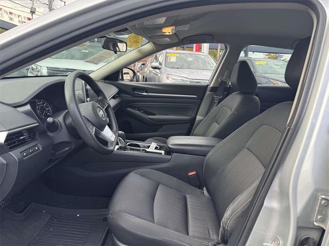 Photo of 2021 Brilliant Silver Metallic Nissan Altima