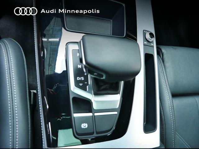 Photo of 2024 Chronos Gray Metallic Audi Q5