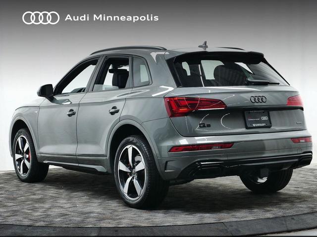 Photo of 2024 Chronos Gray Metallic Audi Q5