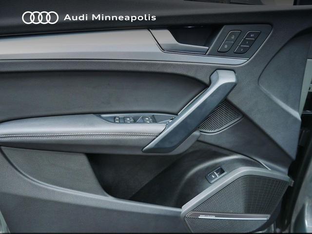 Photo of 2024 Chronos Gray Metallic Audi Q5