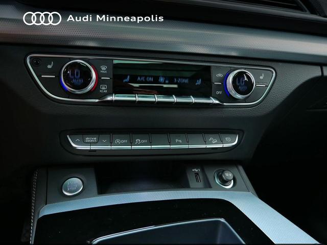 Photo of 2024 Chronos Gray Metallic Audi Q5