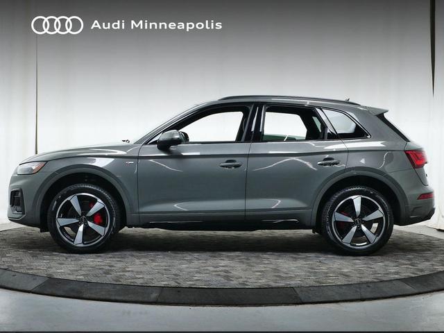 Photo of 2024 Chronos Gray Metallic Audi Q5