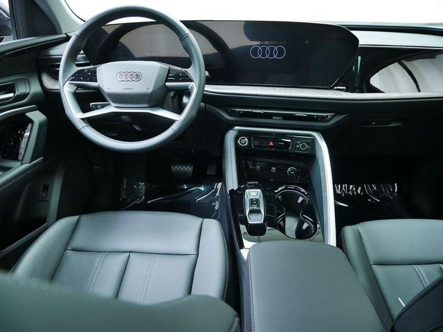 Photo of 2025 Tambora Gray Metallic Audi Q5