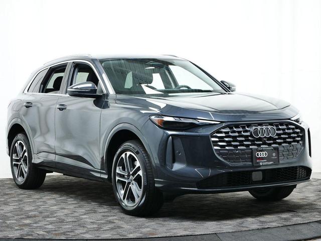 Photo of 2025 Tambora Gray Metallic Audi Q5