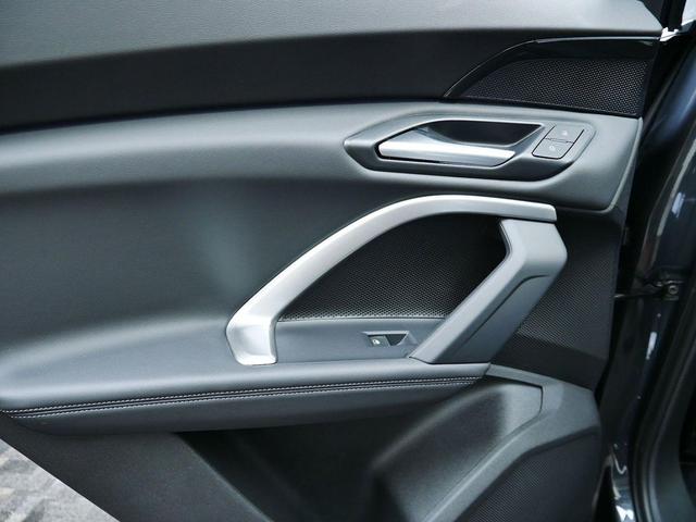 Photo of 2025 Tambora Gray Metallic Audi Q5