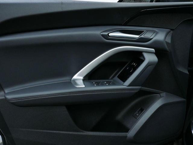 Photo of 2025 Tambora Gray Metallic Audi Q5