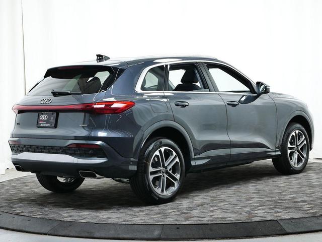 Photo of 2025 Tambora Gray Metallic Audi Q5
