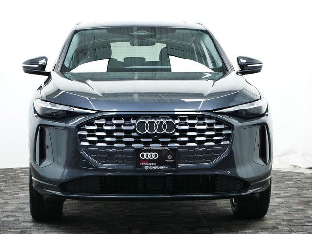 Photo of 2025 Tambora Gray Metallic Audi Q5