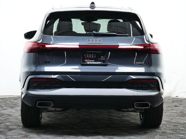 Photo of 2025 Tambora Gray Metallic Audi Q5