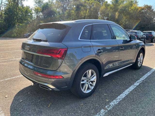 Photo of 2023 Daytona Gray Pearl Effect Audi Q5