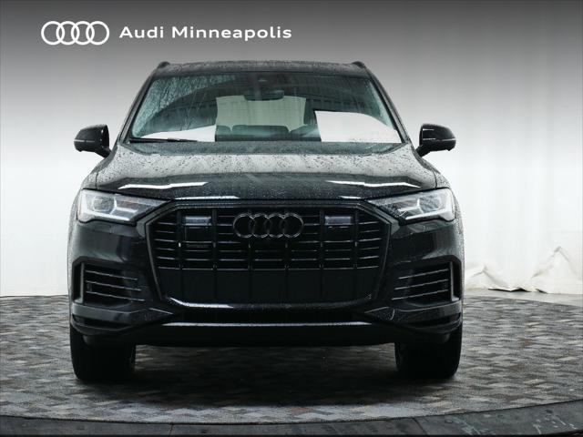 Photo of 2022 Mythos Black Metallic Audi Q7