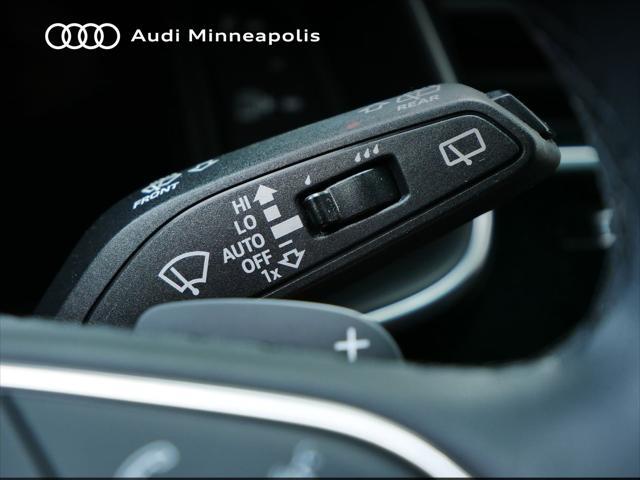 Photo of 2022 Mythos Black Metallic Audi Q7