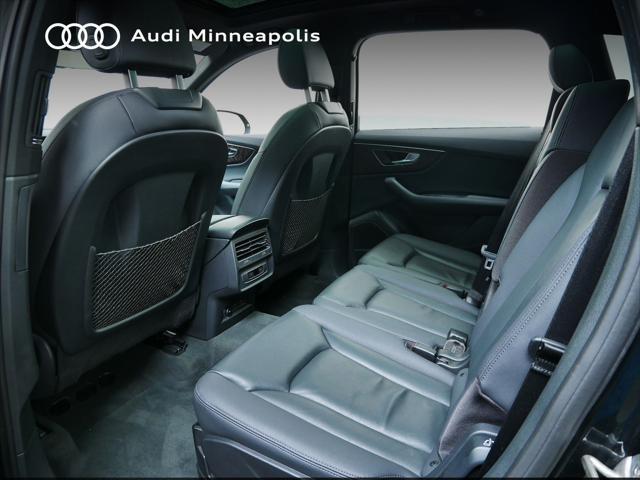 Photo of 2022 Mythos Black Metallic Audi Q7