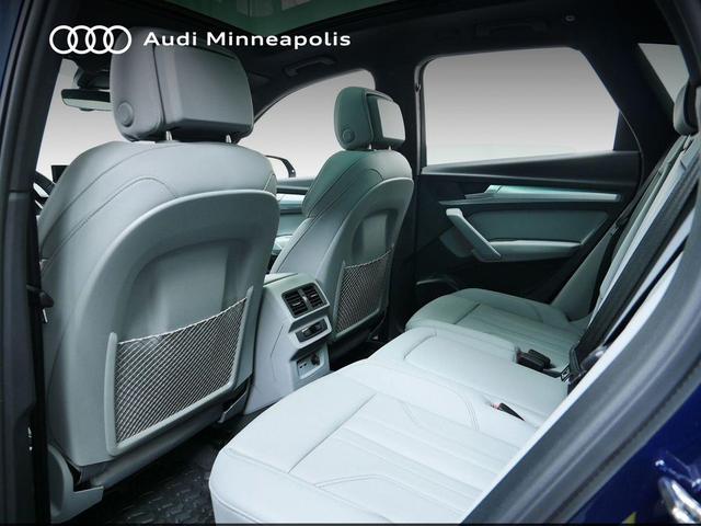 Photo of 2025 Navarra Blue Metallic Audi Q5