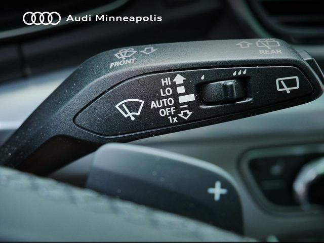 Photo of 2025 Navarra Blue Metallic Audi Q5