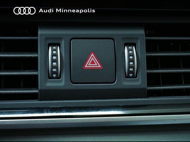 Photo of 2025 Navarra Blue Metallic Audi Q5