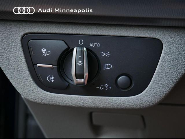 Photo of 2025 Navarra Blue Metallic Audi Q5