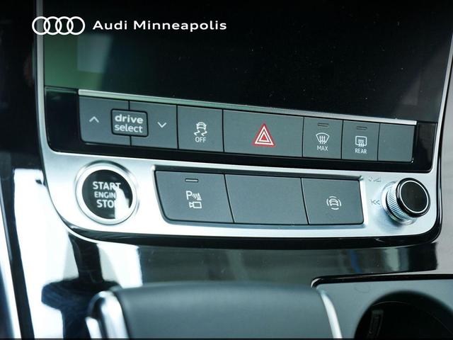 Photo of 2025 Black Metallic Audi Q7