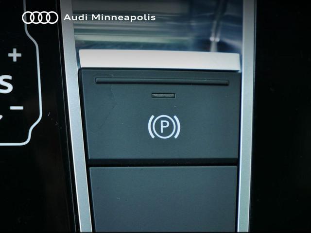 Photo of 2025 Black Metallic Audi Q7