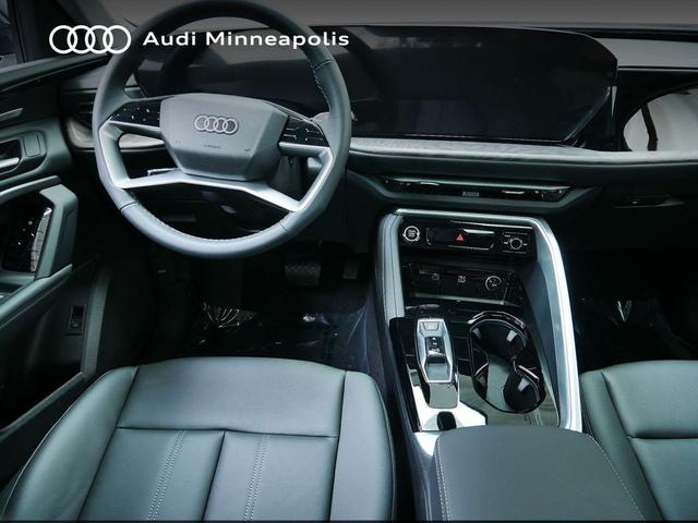 Photo of 2025 Tambora Gray Metallic Audi Q5