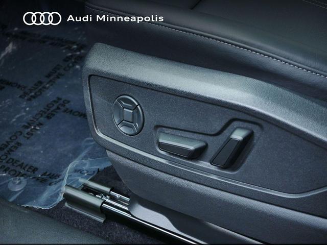 Photo of 2025 Tambora Gray Metallic Audi Q5