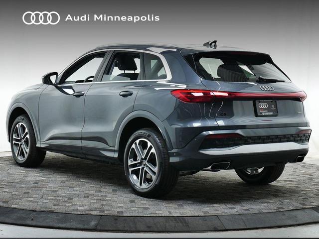 Photo of 2025 Tambora Gray Metallic Audi Q5