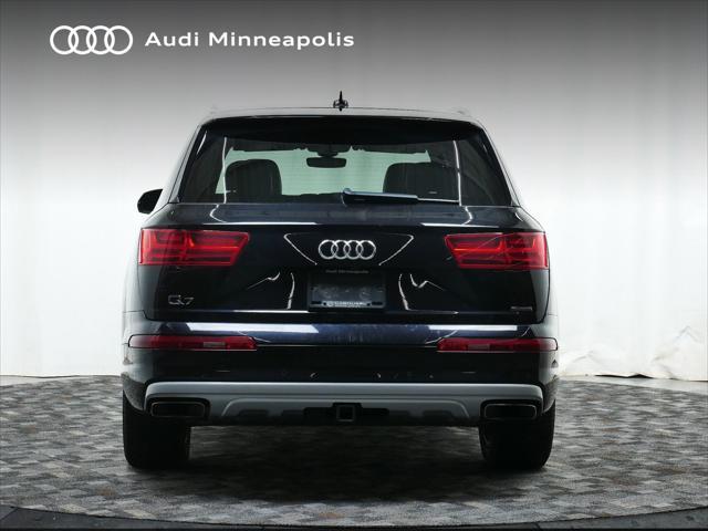 Photo of 2019 Orca Black Metallic Audi Q7