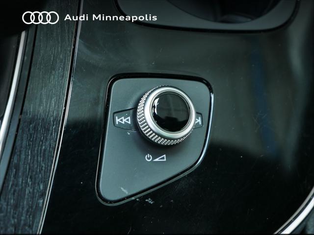 Photo of 2019 Orca Black Metallic Audi Q7