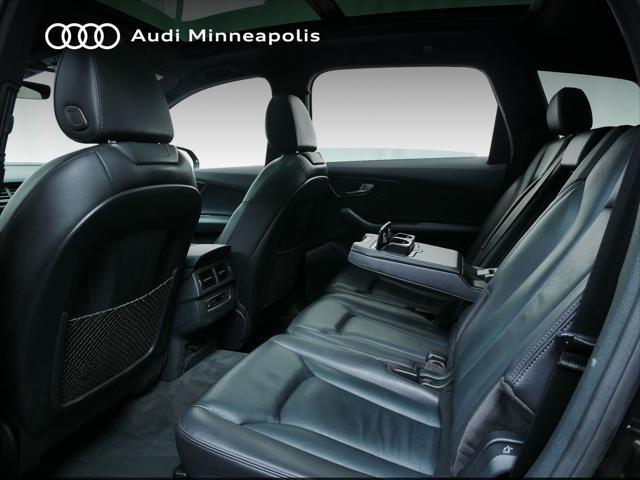 Photo of 2019 Orca Black Metallic Audi Q7