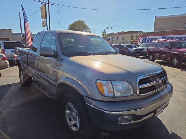 Photo of 2000 Tan Toyota Tundra