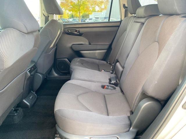 Photo of 2024 Celestial Silver Metallic Toyota Highlander
