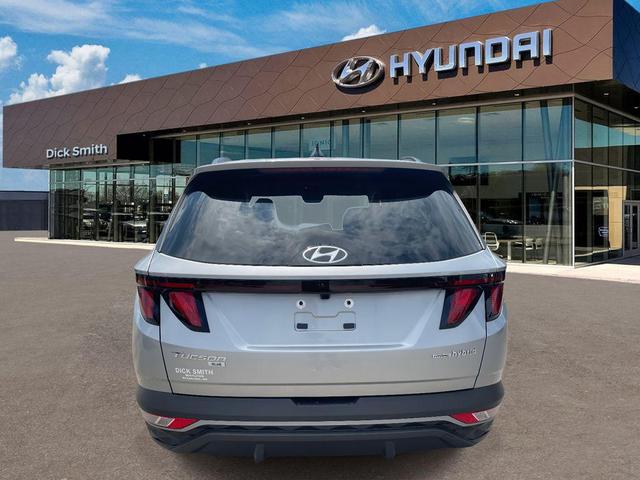 Photo of 2024 Shimmering Silver Hyundai TUCSON Hybrid